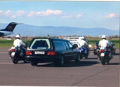 Preuzimanje Predsjednika sabora pok. Borisa prema na aerodromu Pleso u Zagrebu i prijevoz na groblje Mirogoj