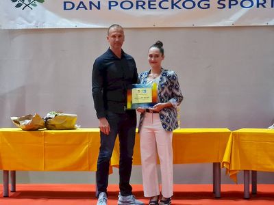 Zoe Marie Baldo s potpredsjednikom Sportske zajednice Daliborom Jakoviem